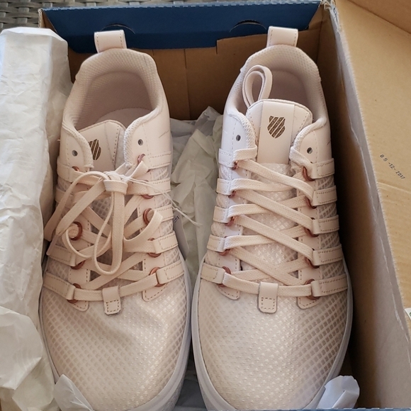 K-SWISS Varsity Sneakers size 7 - Picture 2 of 5